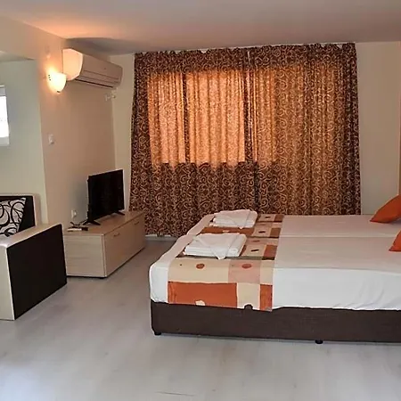 Lucky Family מלון דירות