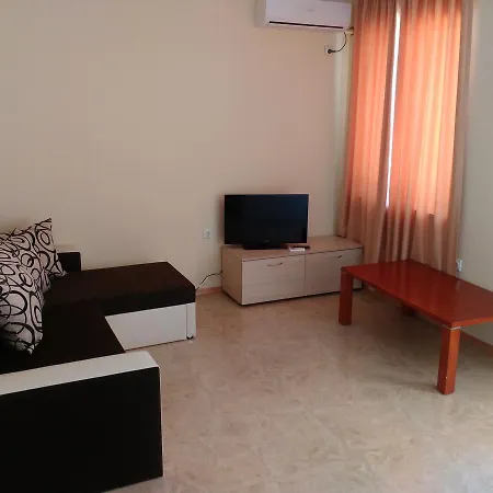 Lucky Family Aparthotel 3*