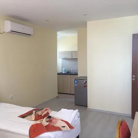 Lucky Family Aparthotel 3*
