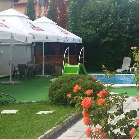 Lucky Family Aparthotel