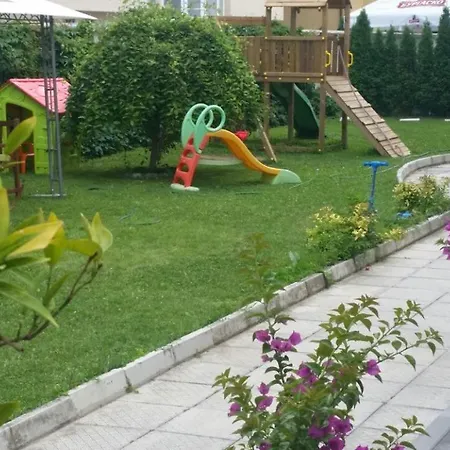 Lucky Family Aparthotel Ravda