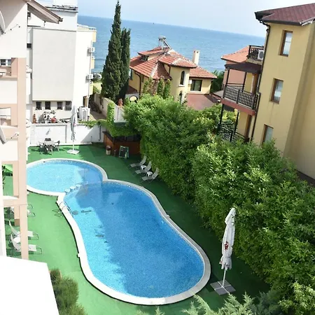 Lucky Family Aparthotel Ravda